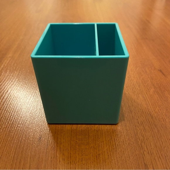 FREE IN A BUNDLE* Pen cup - Picture 4 of 8